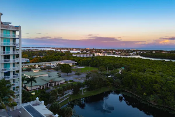 $824,000 | 450 North Federal Highway, Unit 711, Boynton Beach, FL 33435