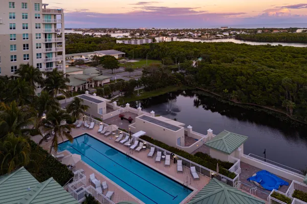 $824,000 | 450 North Federal Highway, Unit 711, Boynton Beach, FL 33435