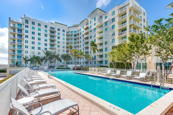 $824,000 | 450 North Federal Highway, Unit 711, Boynton Beach, FL 33435