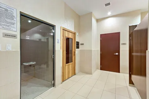 $875,000 | 450 North Federal Highway, Unit 711, Boynton Beach, FL 33435