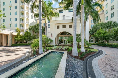 $875,000 | 450 North Federal Highway, Unit 711, Boynton Beach, FL 33435