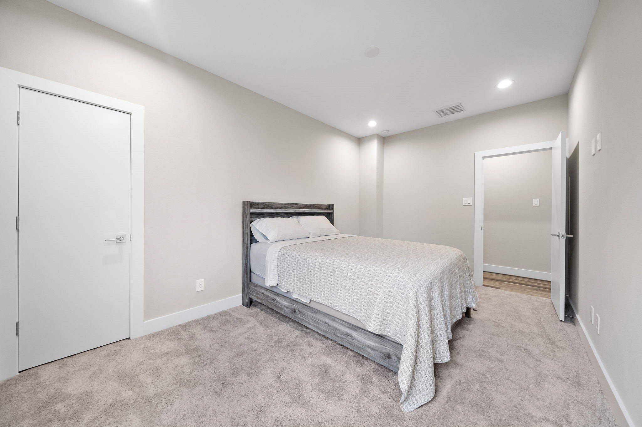 7510 Sandle Street Houston, TX 77088 - Photo 12 of 26