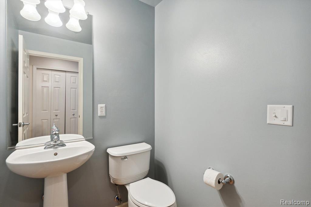 4176 Merriman Loop Howell, MI 48843 - Photo 32 of 48