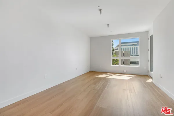 $3,895 | 10601 Washington Boulevard, Unit 503, Culver City, CA 90232