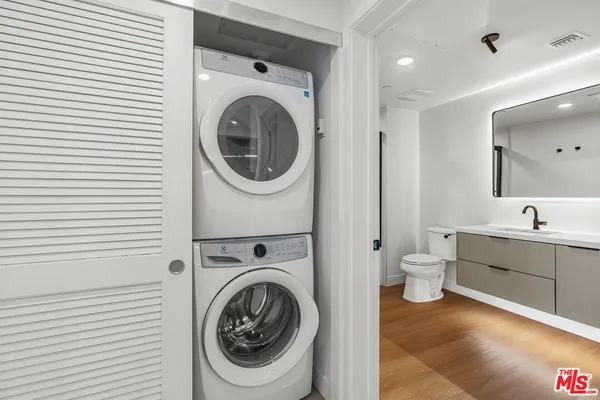 $3,895 | 10601 Washington Boulevard, Unit 503, Culver City, CA 90232