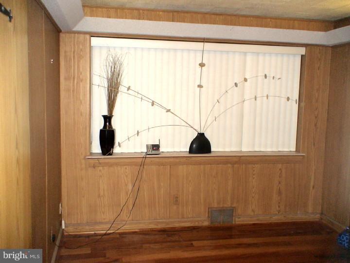 7101 Sherwood Road Philadelphia, PA 19151 - Photo 11 of 22 Bedroom
