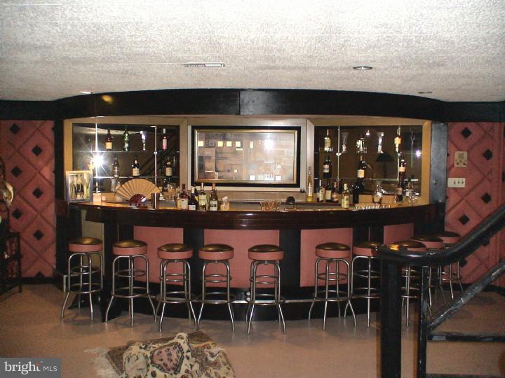 7101 Sherwood Road Philadelphia, PA 19151 - Photo 17 of 22 Wet Bar