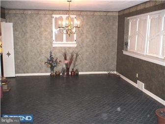 7101 Sherwood Road Philadelphia, PA 19151 - Photo 6 of 22 Dining Room
