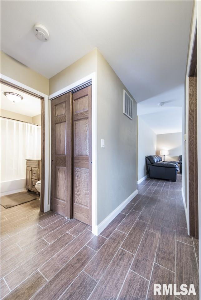 601 Bess Street Washington, IL 61571 - Photo 12 of 36 Gallery Image 12