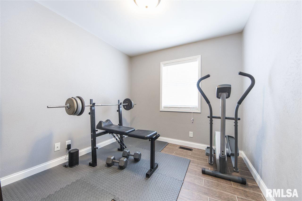 601 Bess Street Washington, IL 61571 - Photo 17 of 36 Gallery Image 17