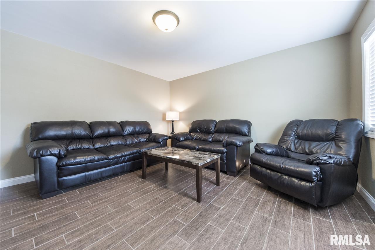 601 Bess Street Washington, IL 61571 - Photo 20 of 36 Gallery Image 20