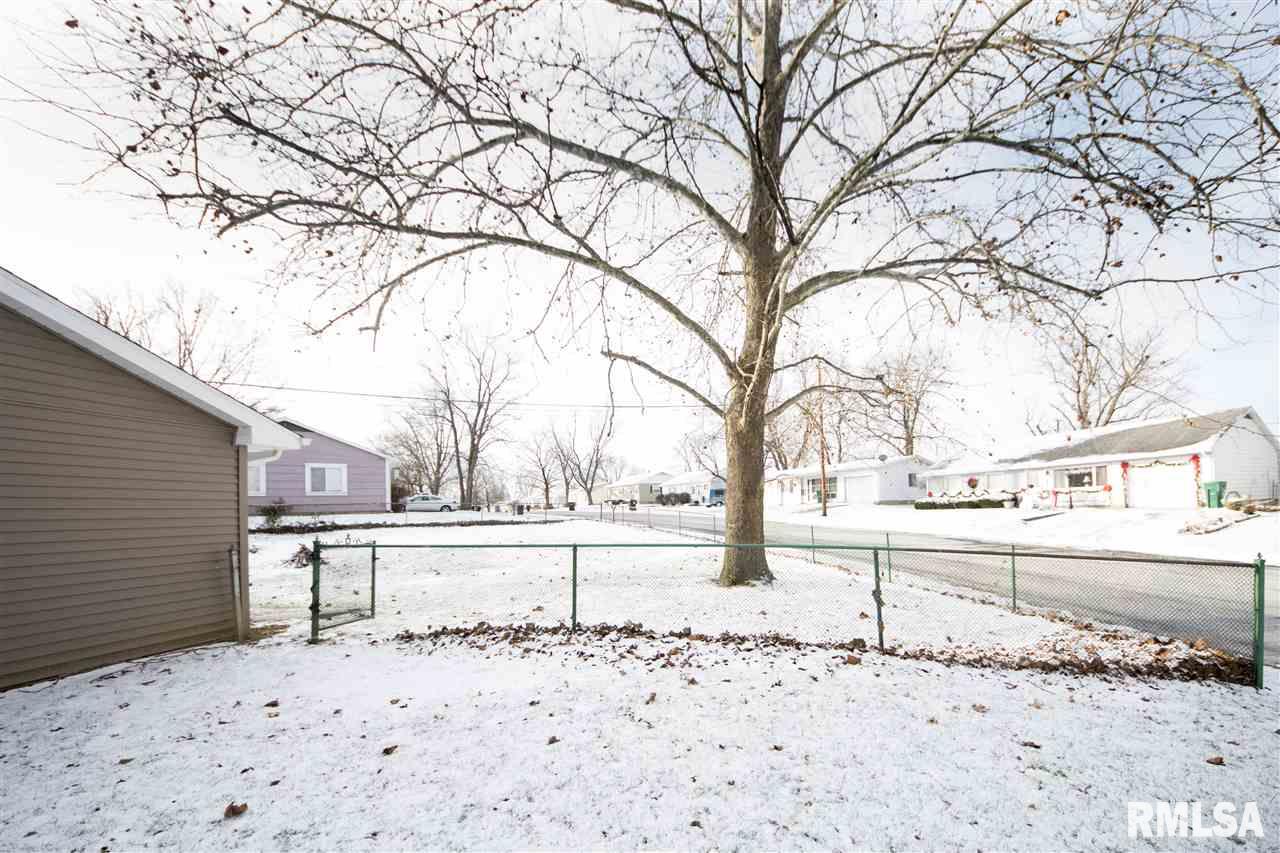601 Bess Street Washington, IL 61571 - Photo 26 of 36 Gallery Image 26