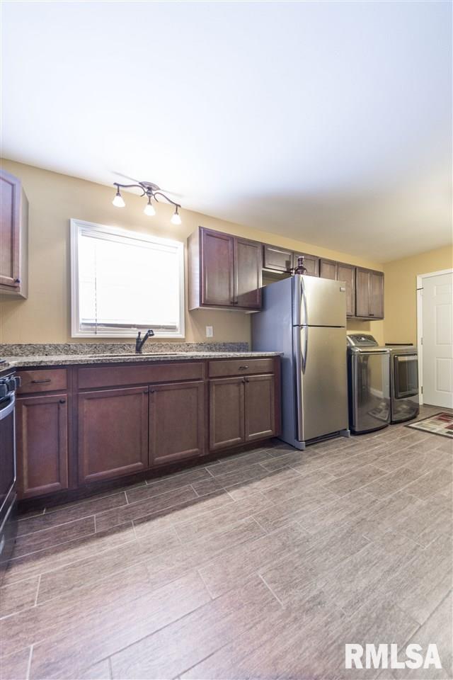 601 Bess Street Washington, IL 61571 - Photo 3 of 36 Gallery Image 3
