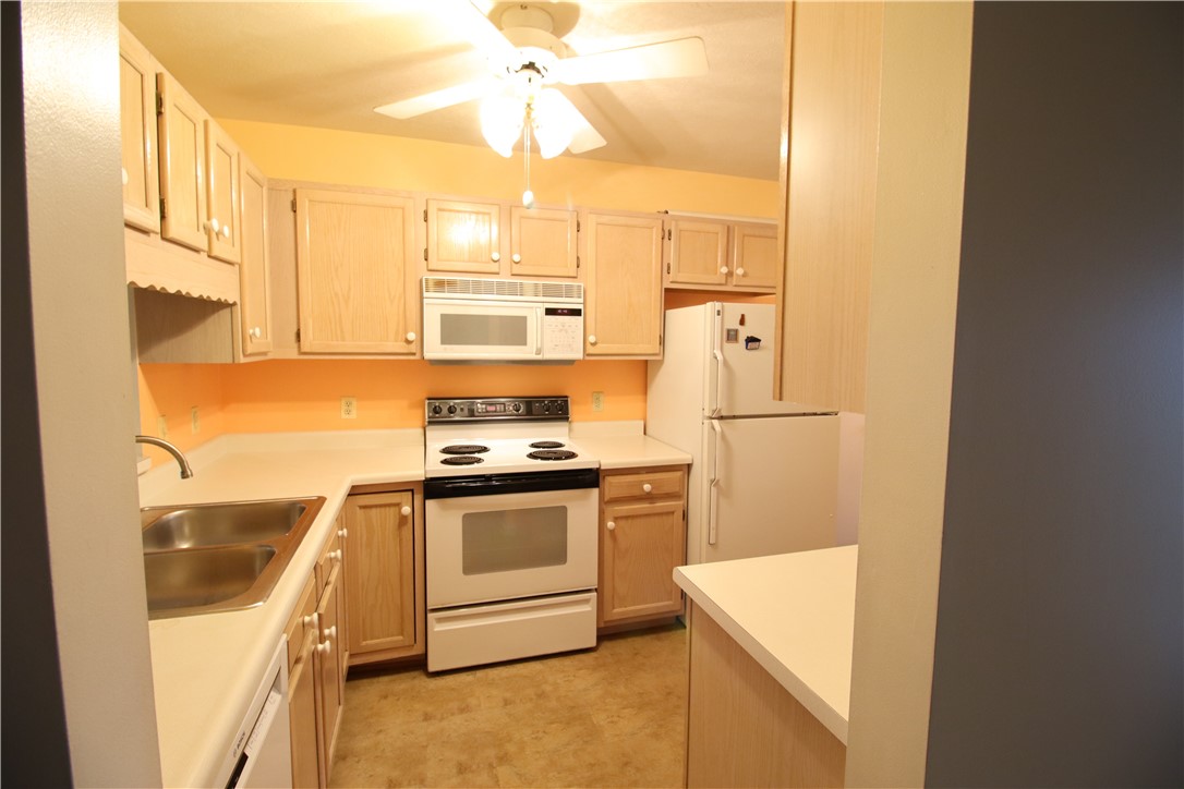 24 Coran Circle Greece, NY 14616 - Photo 4 of 25