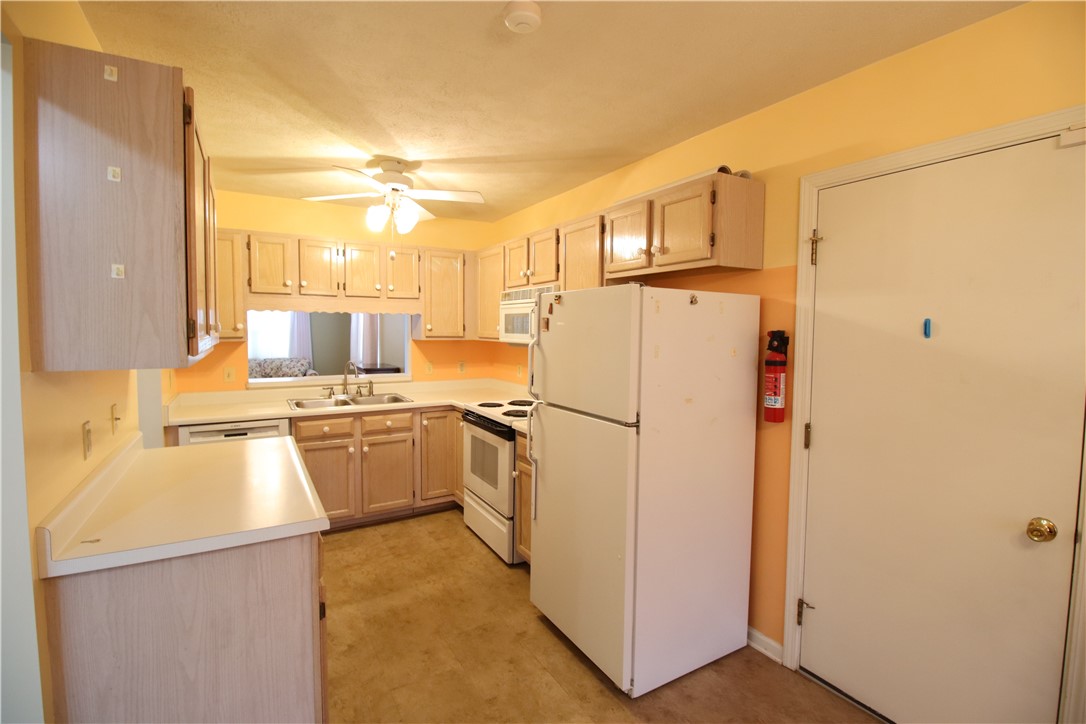 24 Coran Circle Greece, NY 14616 - Photo 5 of 25