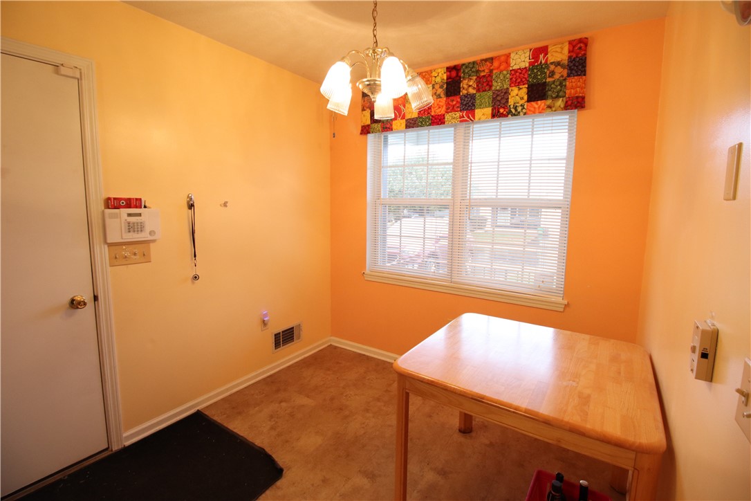 24 Coran Circle Greece, NY 14616 - Photo 7 of 25