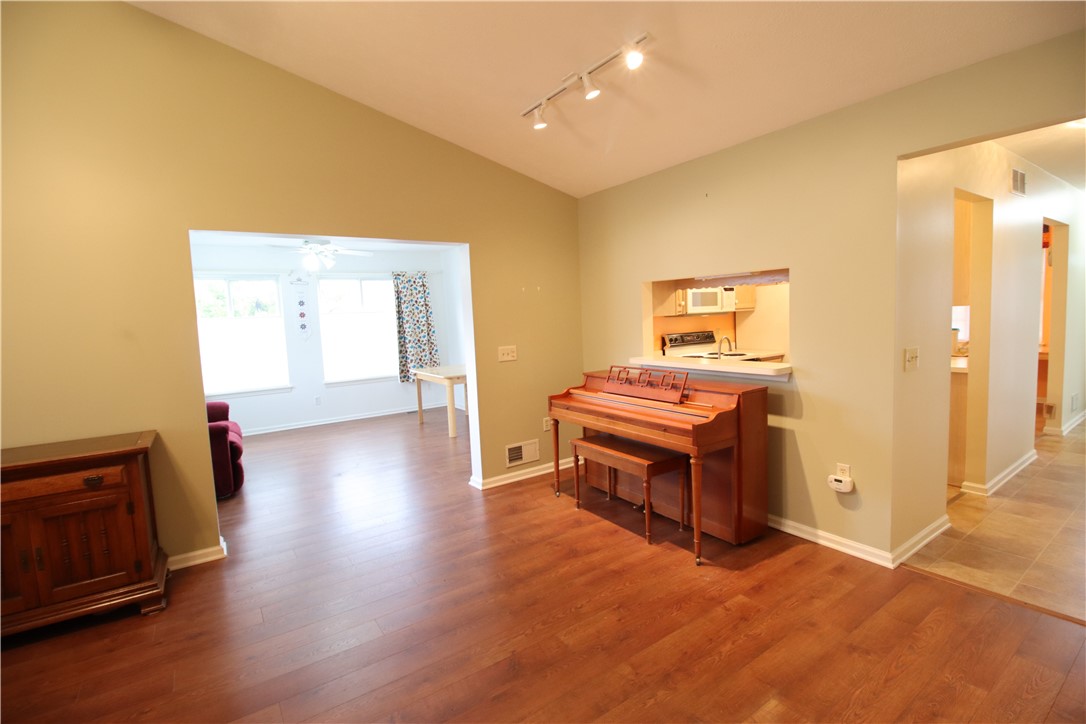 24 Coran Circle Greece, NY 14616 - Photo 9 of 25