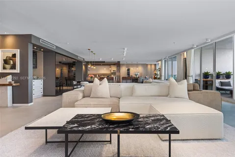 $7,988,888 | 3201 Northeast 183rd Street, Unit 1503/1504, Aventura, FL 33160