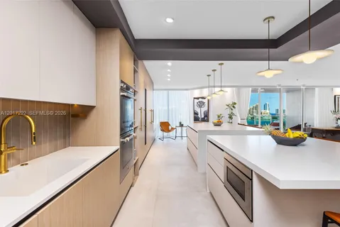 $7,988,888 | 3201 Northeast 183rd Street, Unit 1503/1504, Aventura, FL 33160