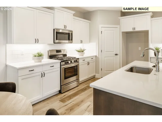 $889,000 | 17210 Northeast 83rd Street, Vancouver, WA 98682