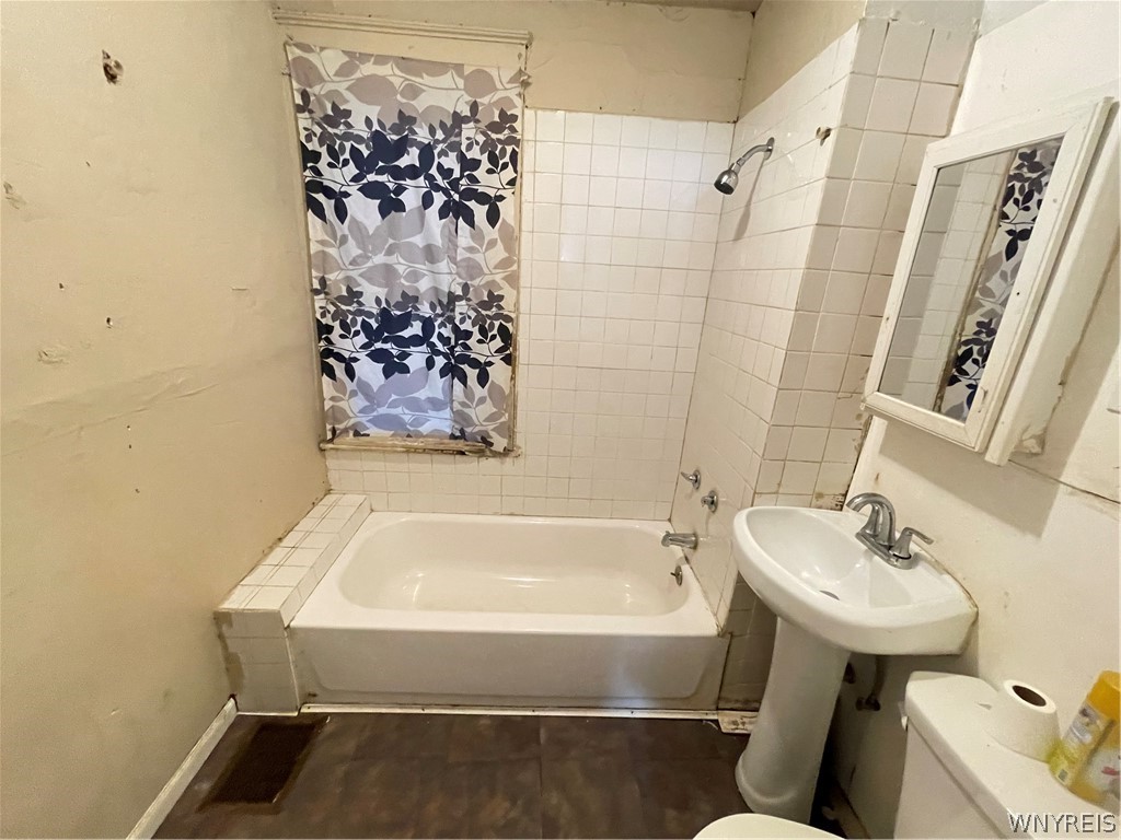 29 Garner Avenue Buffalo, NY 14213 - Photo 4 of 6