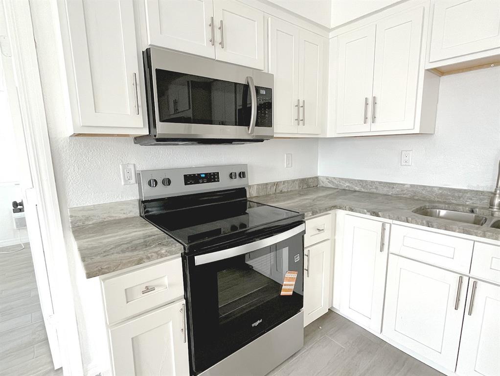 24 Lynn Way, Unit 25 Madeira Beach, FL 33708 - Photo 4 of 21