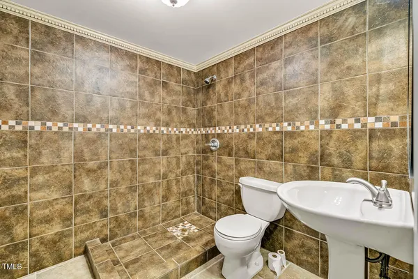 $1,125,000 | 52 Dogwood Acres Drive, Chapel Hill, NC 27516