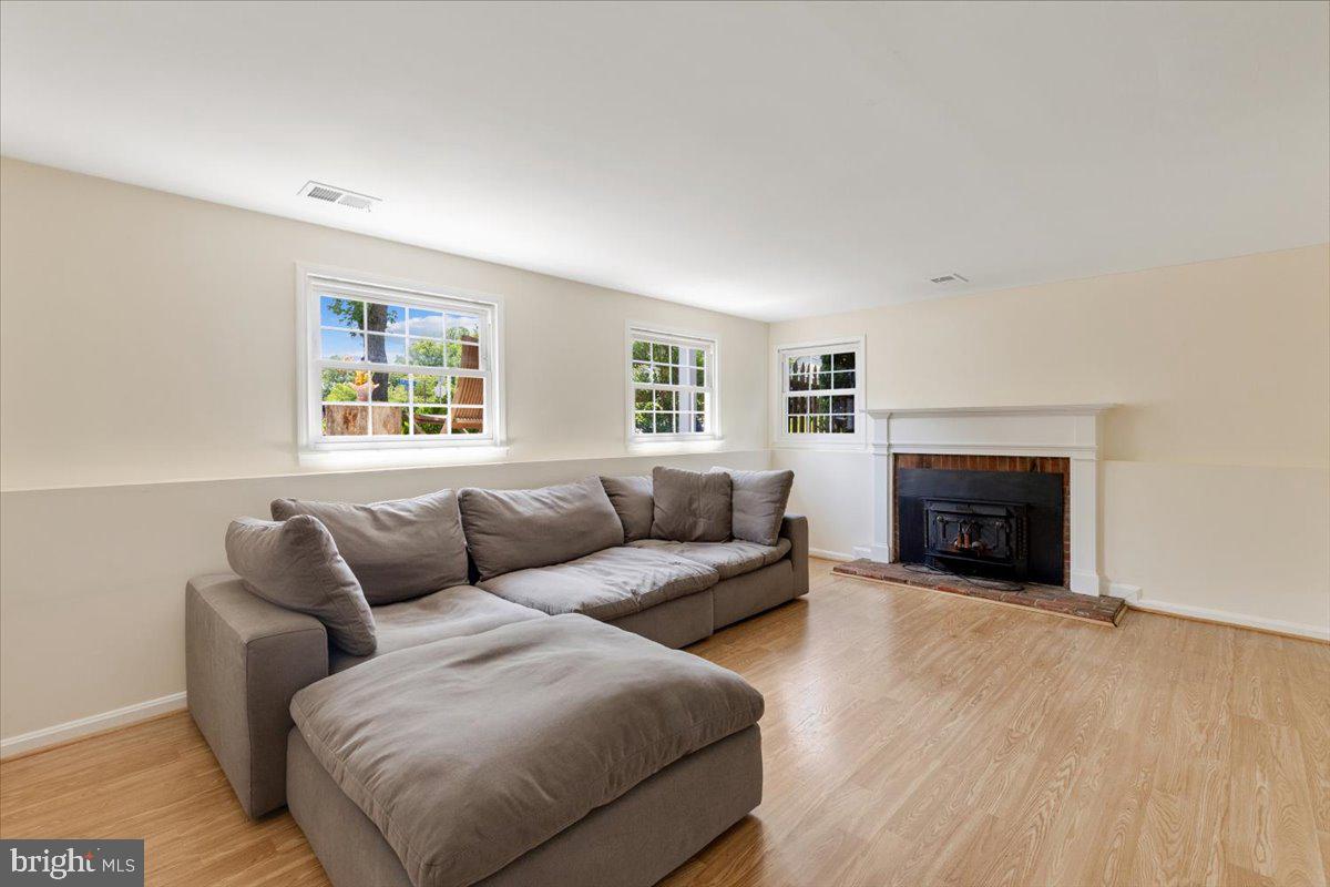 7001 Spur Road Springfield, VA 22153 - Photo 28 of 50