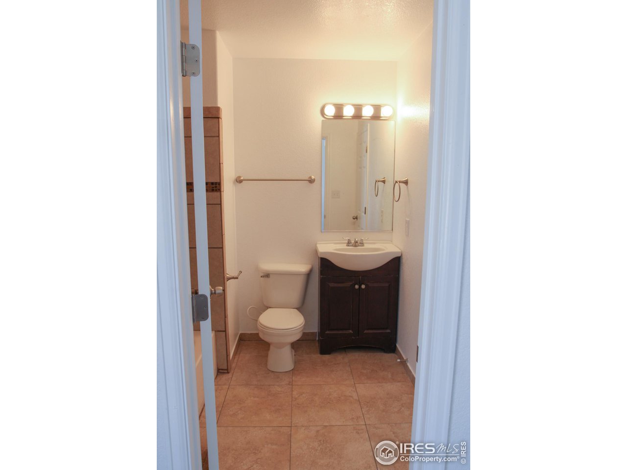 1331 Darrell Road, Unit 1331 Evans, CO 80620 - Photo 10 of 16 Upstairs bathroom