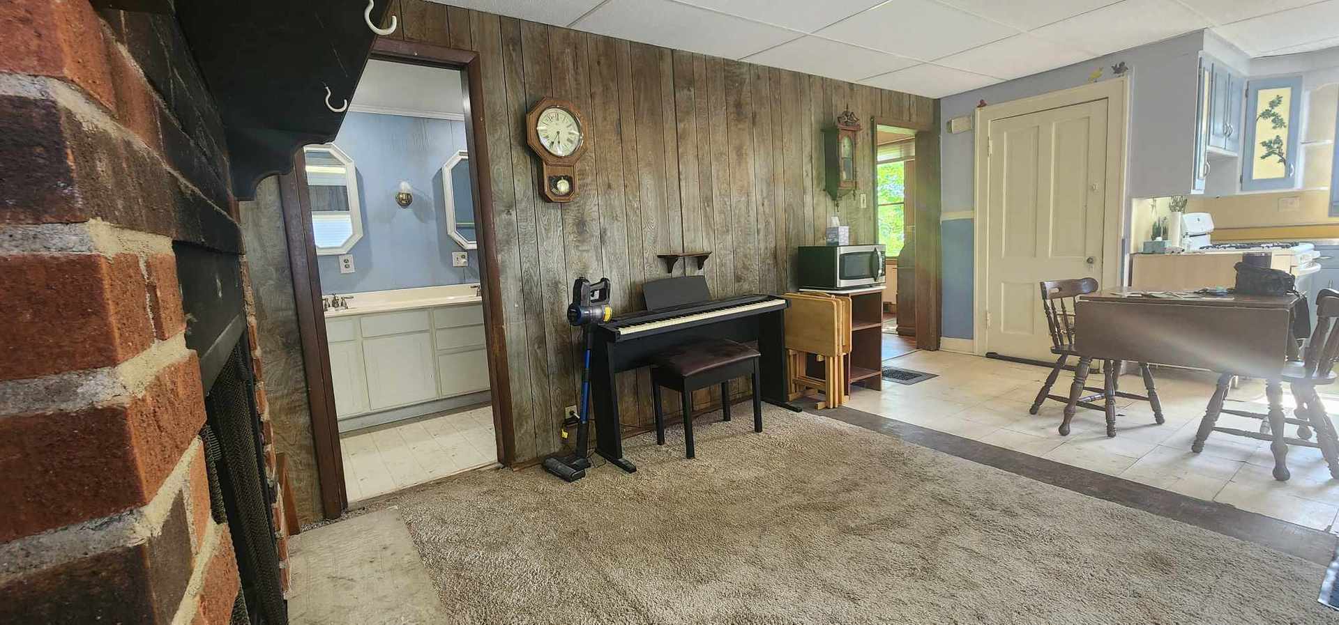 891 Bode Road Elgin, IL 60120 - Photo 10 of 38 Gallery Image 10