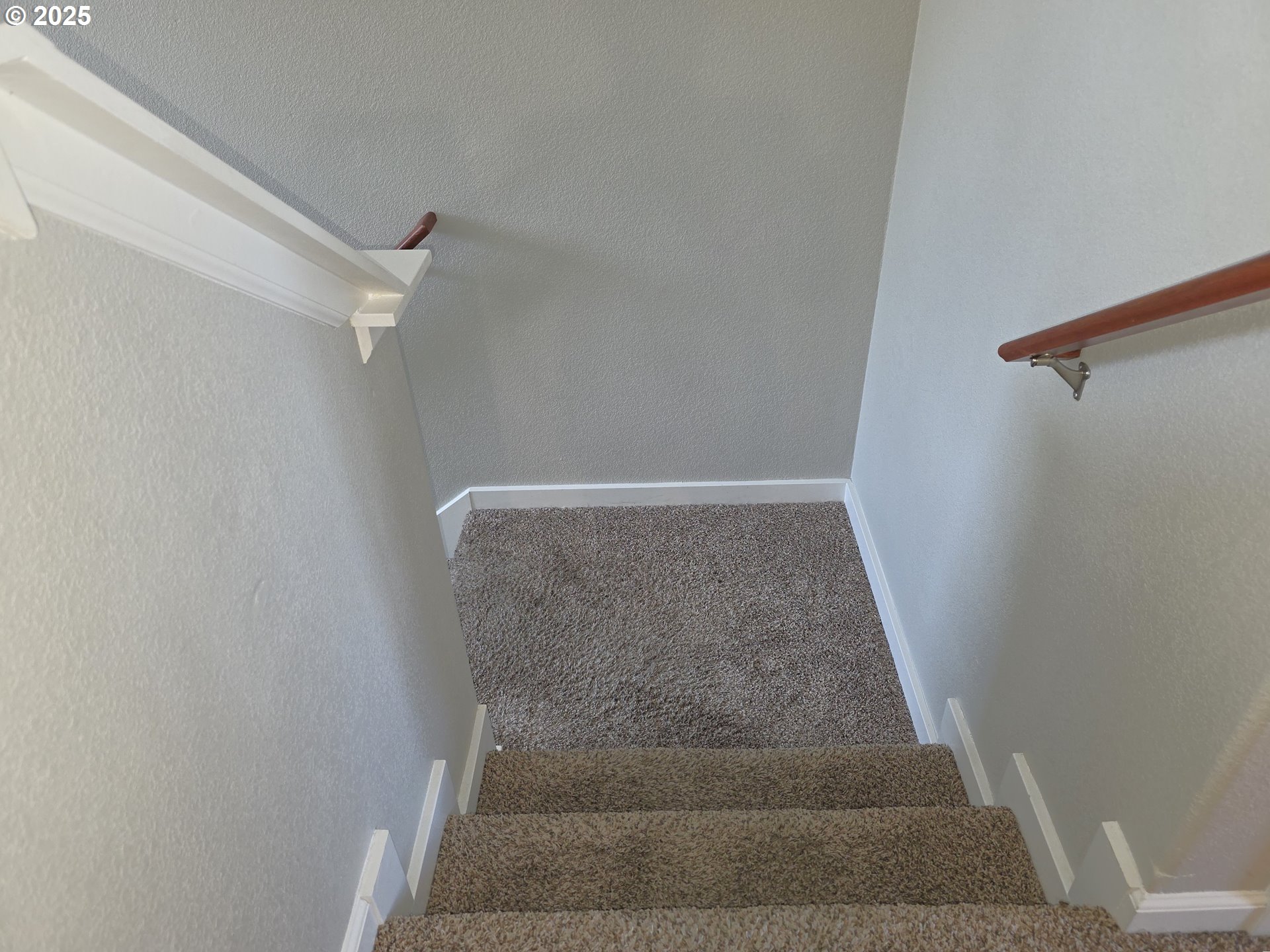 755 Nebraska Street Eugene, OR 97402 - Photo 23 of 39 Entrance/Foyer