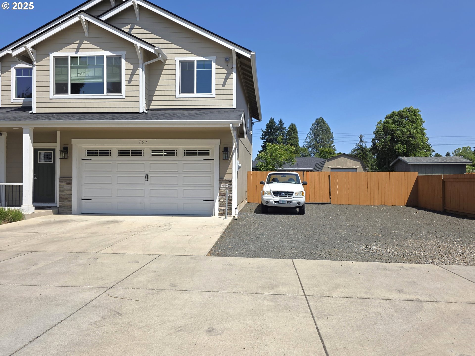 755 Nebraska Street Eugene, OR 97402 - Photo 3 of 39