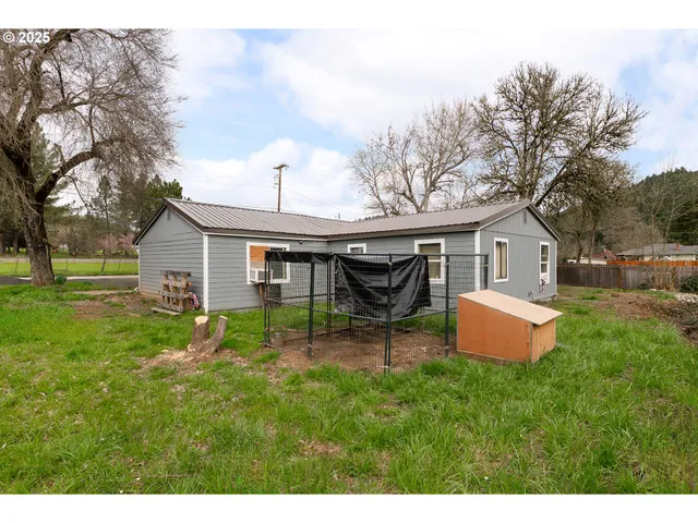 $249,900 | 119 Forest Road, Myrtle Creek, OR 97457