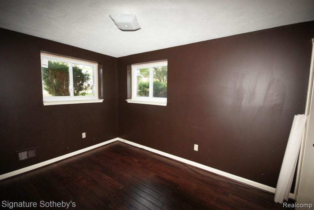2745 Broadmoor Court Rochester, MI 48309 - Photo 14 of 14 Forest Bay and Broadmoor 043.jpg