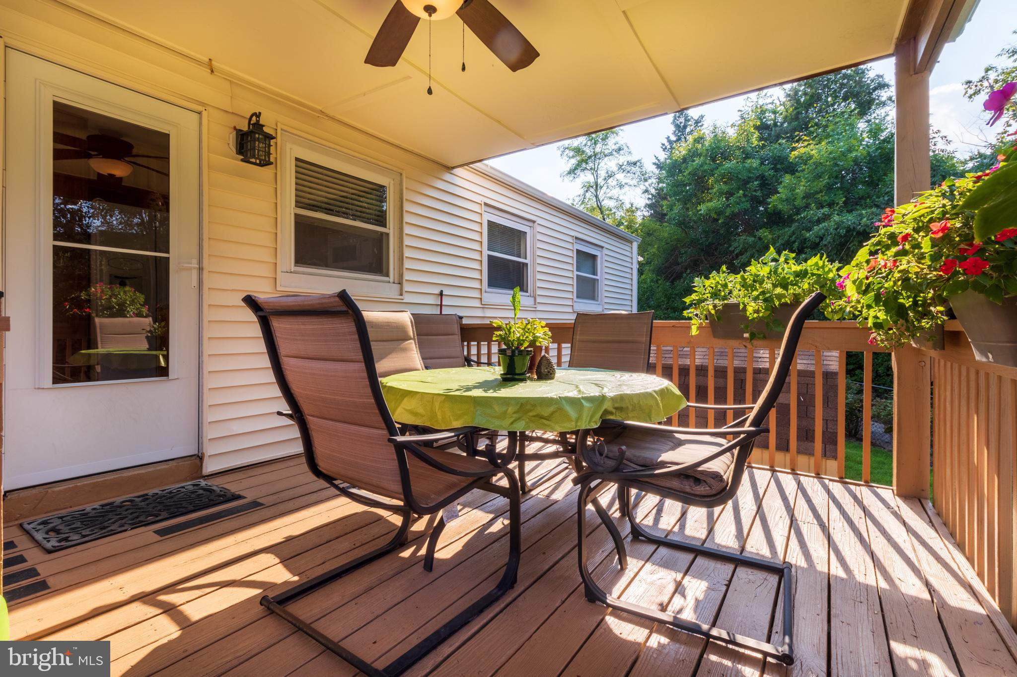 4712 Nantucket Road College Park, MD 20740 - Photo 18 of 43 16x12 covered deck