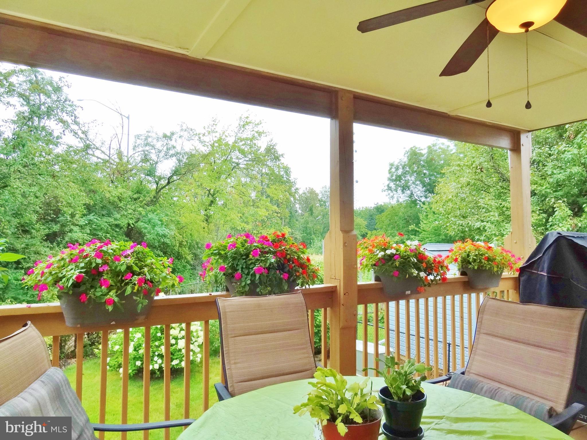 4712 Nantucket Road College Park, MD 20740 - Photo 19 of 43 16x12 covered deck