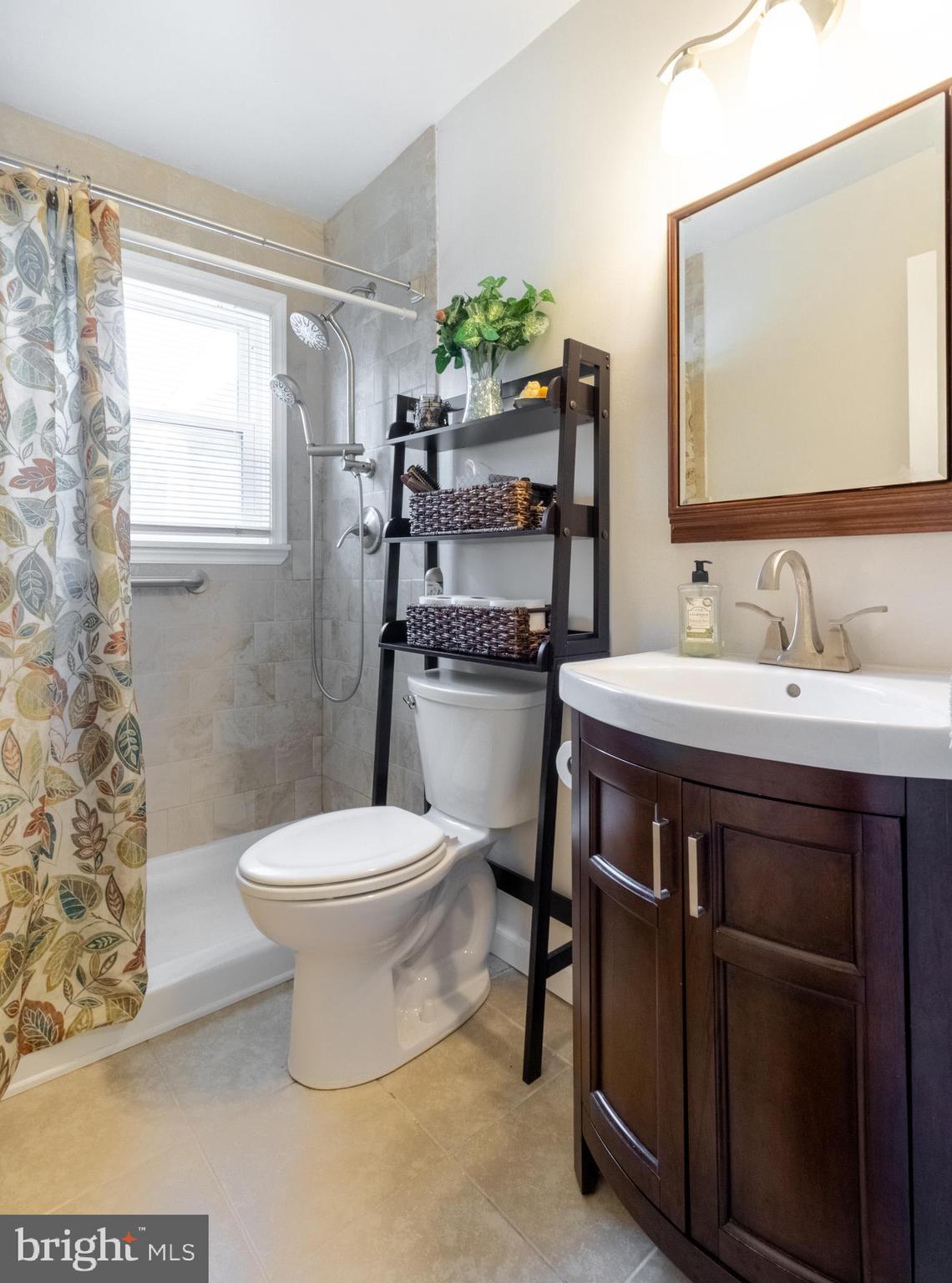 4712 Nantucket Road College Park, MD 20740 - Photo 10 of 43 Upper Bath Walk-In Shower