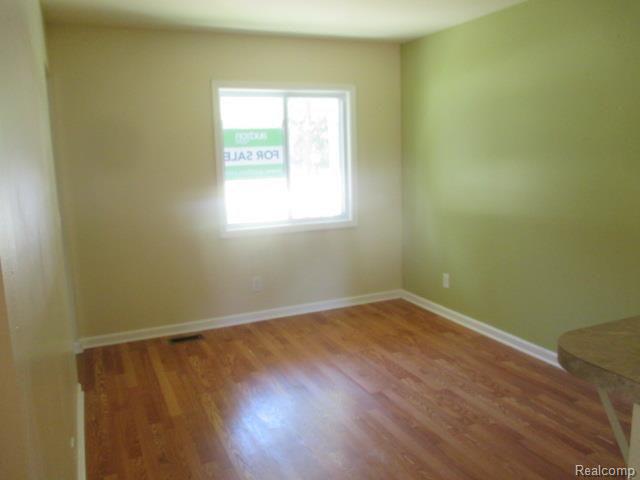 9300 Carpenter Road Flushing, MI 48433 - Photo 10 of 24 IMG_0026.jpg
