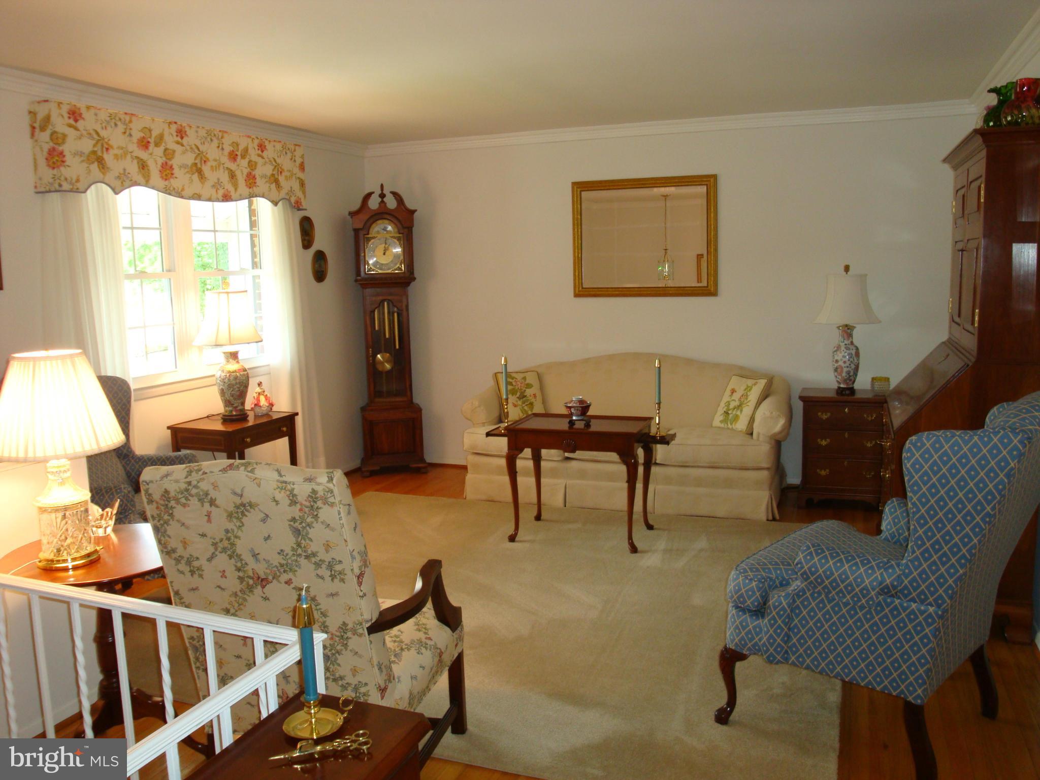 9128 Kilbride Road Baltimore, MD 21236 - Photo 8 of 30 Living Room