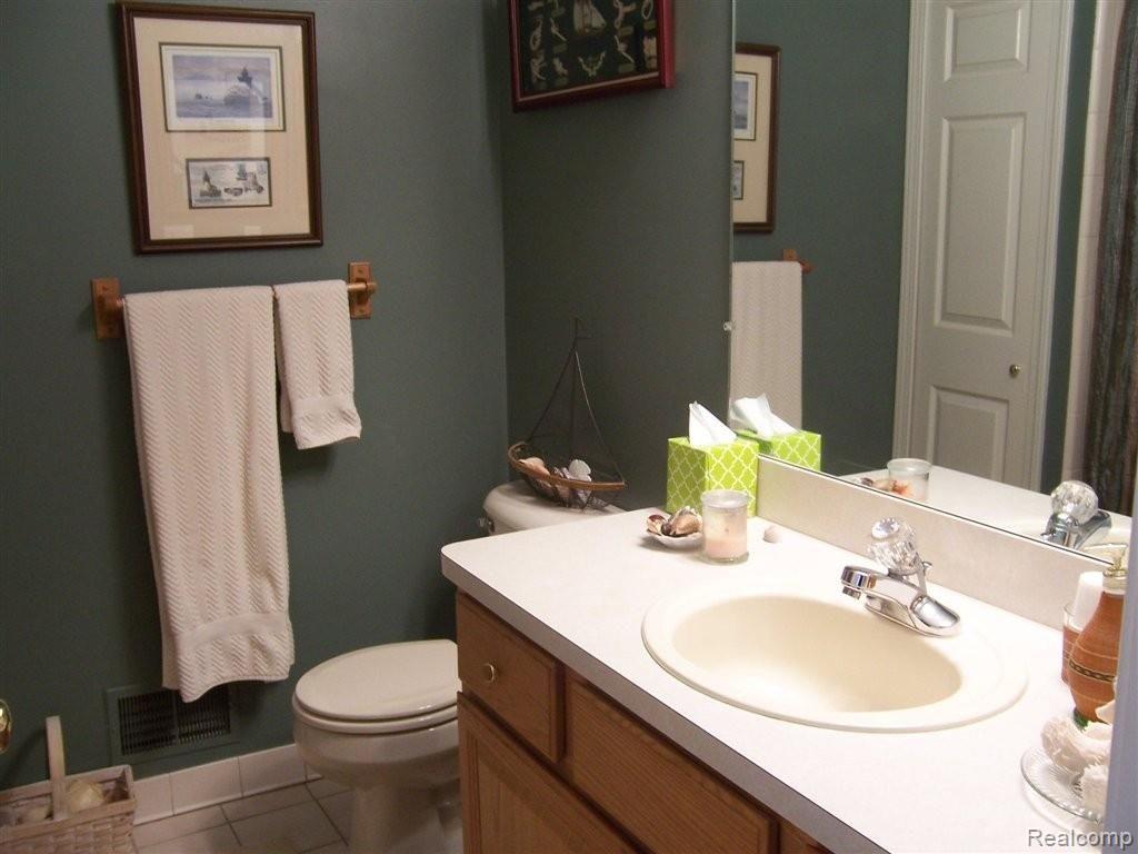 34315 Lillian Road New Baltimore, MI 48047 - Photo 13 of 21 2nd Bathroom