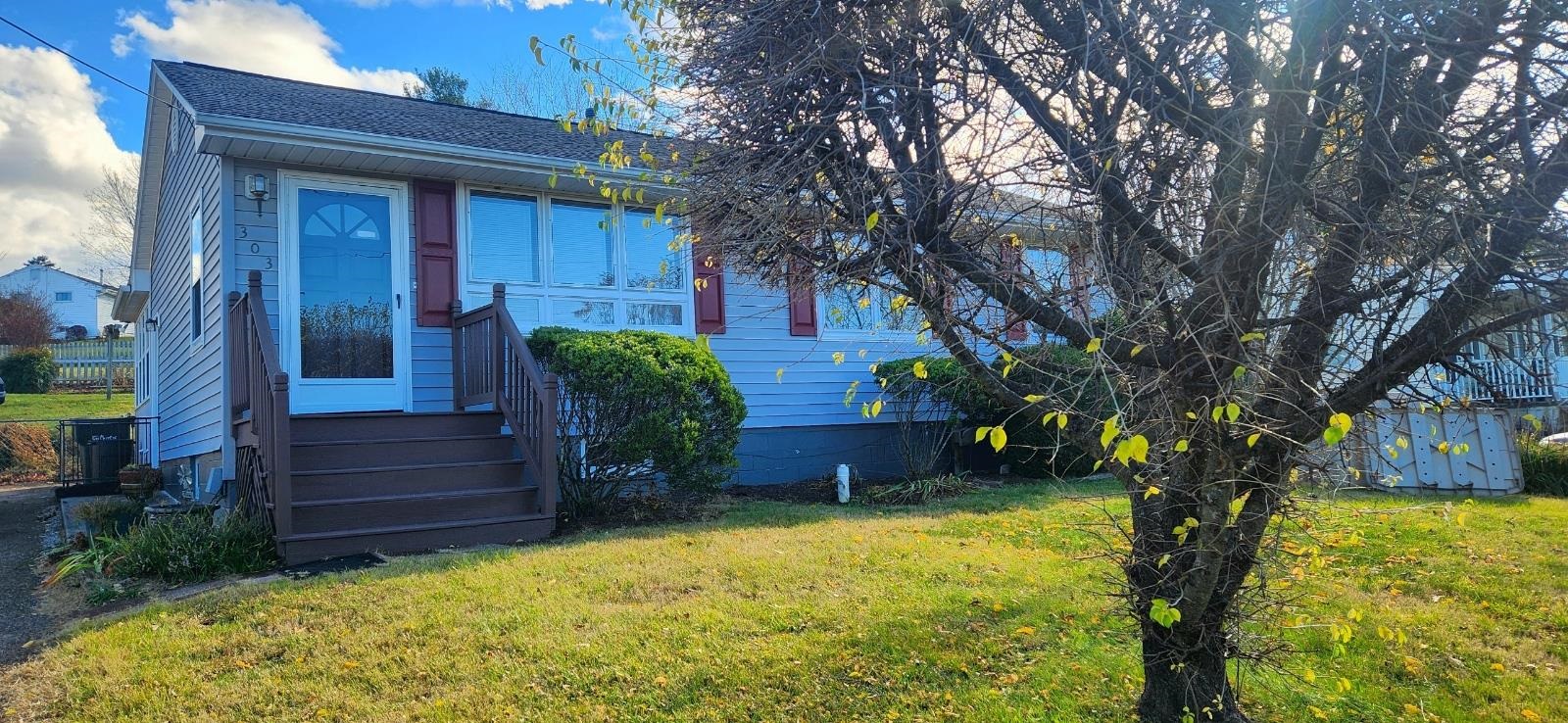 a house view with a outdoor space