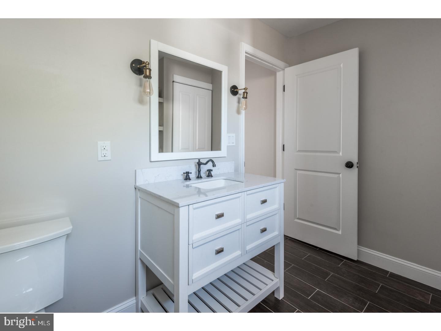 413 Tree Street Philadelphia, PA 19148 - Photo 15 of 21 Bathroom