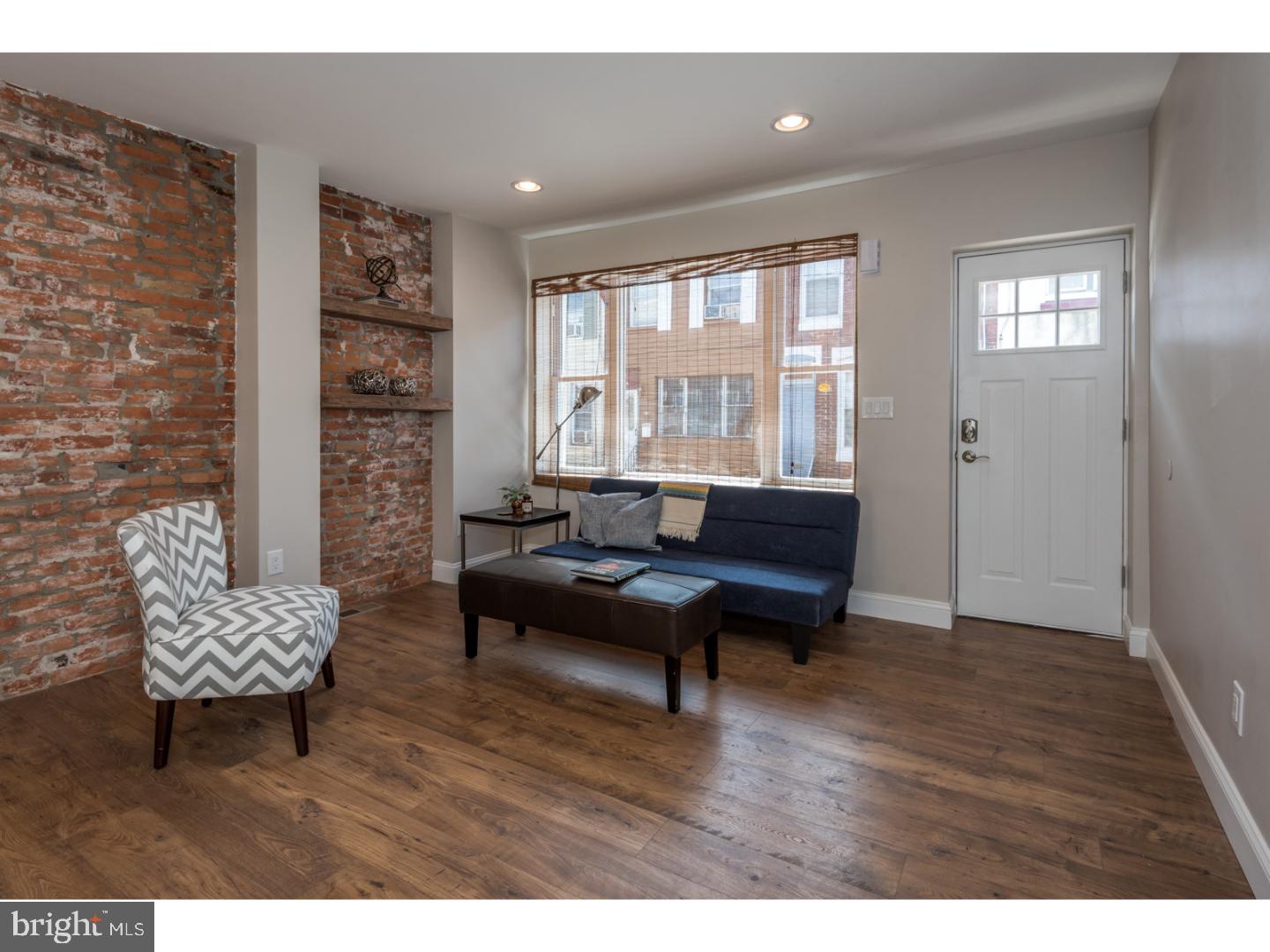 413 Tree Street Philadelphia, PA 19148 - Photo 3 of 21 Living Room