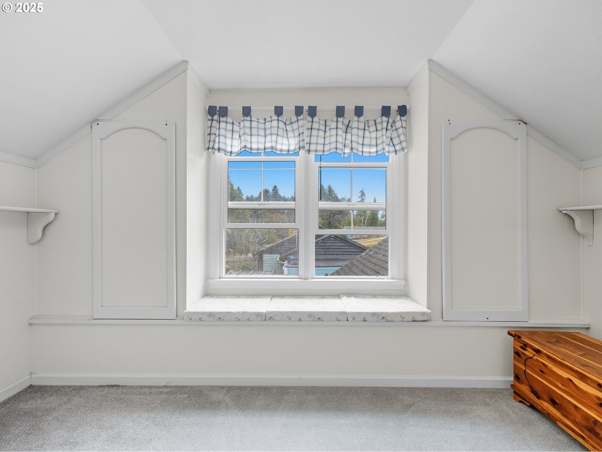 92965 Labeck Road Astoria, OR 97103 - Photo 10 of 31 a view of front door with hallway and stairs