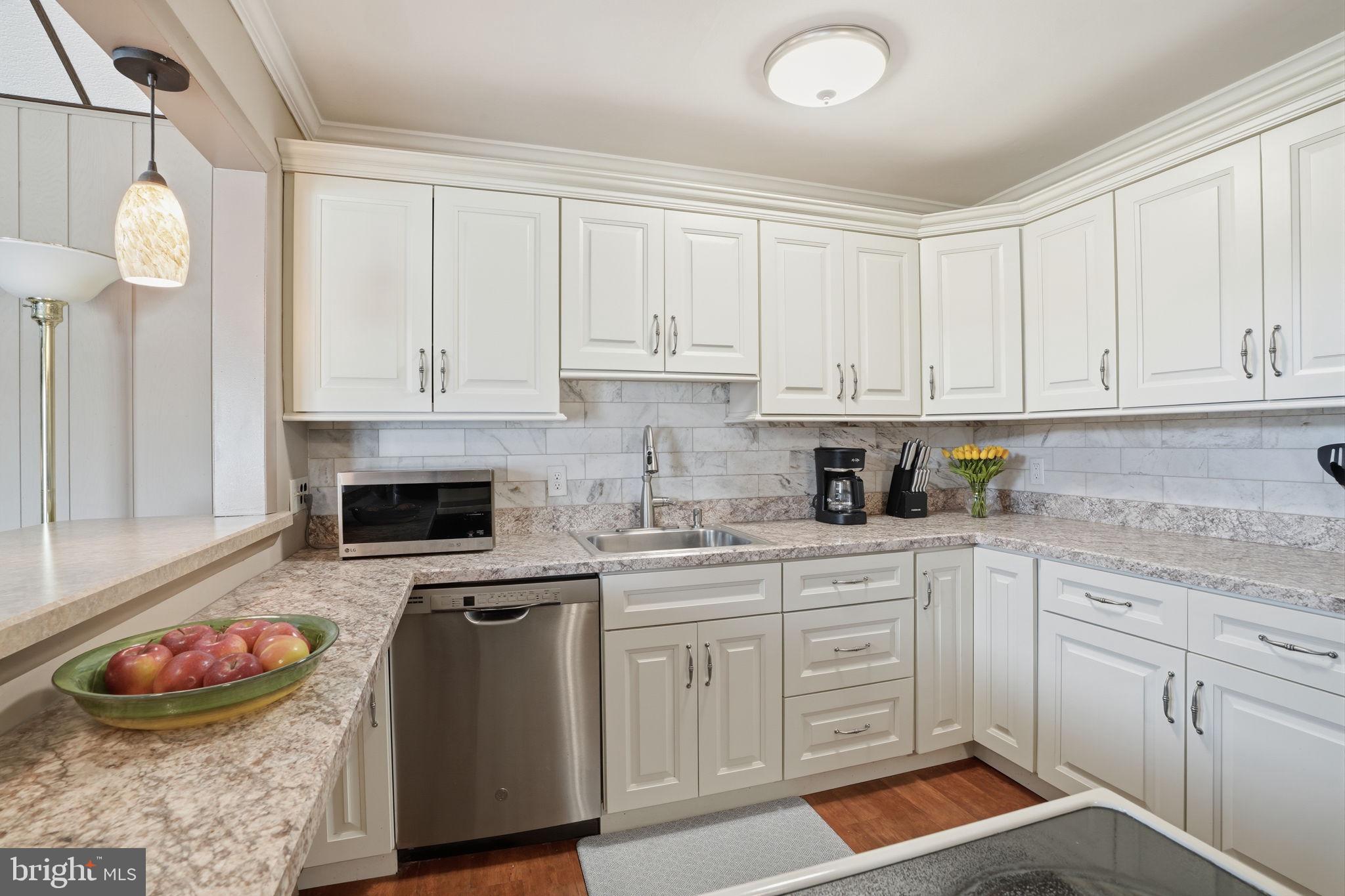 55 Canoebirch Road Levittown, PA 19057 - Photo 13 of 36