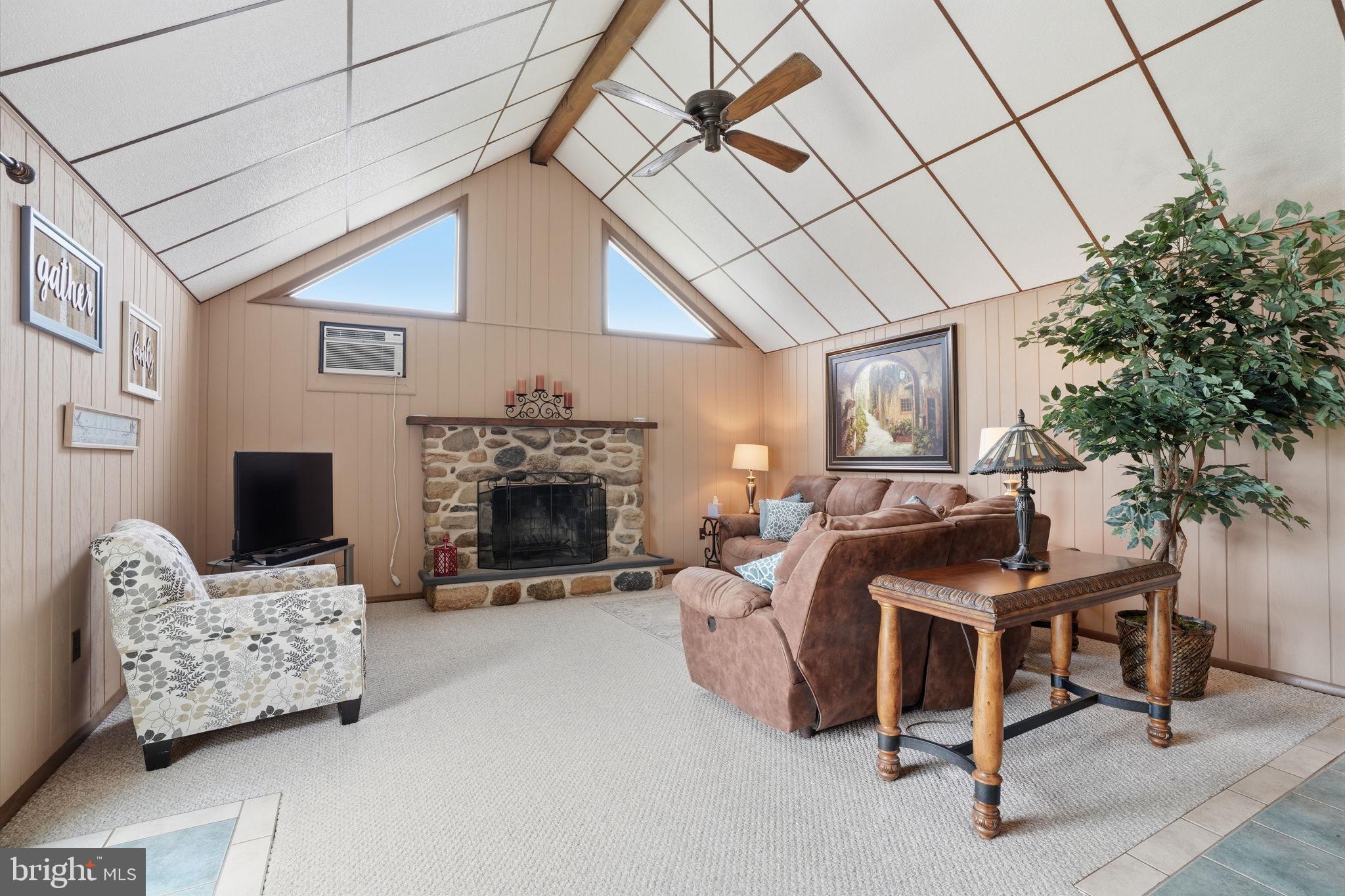 55 Canoebirch Road Levittown, PA 19057 - Photo 16 of 36