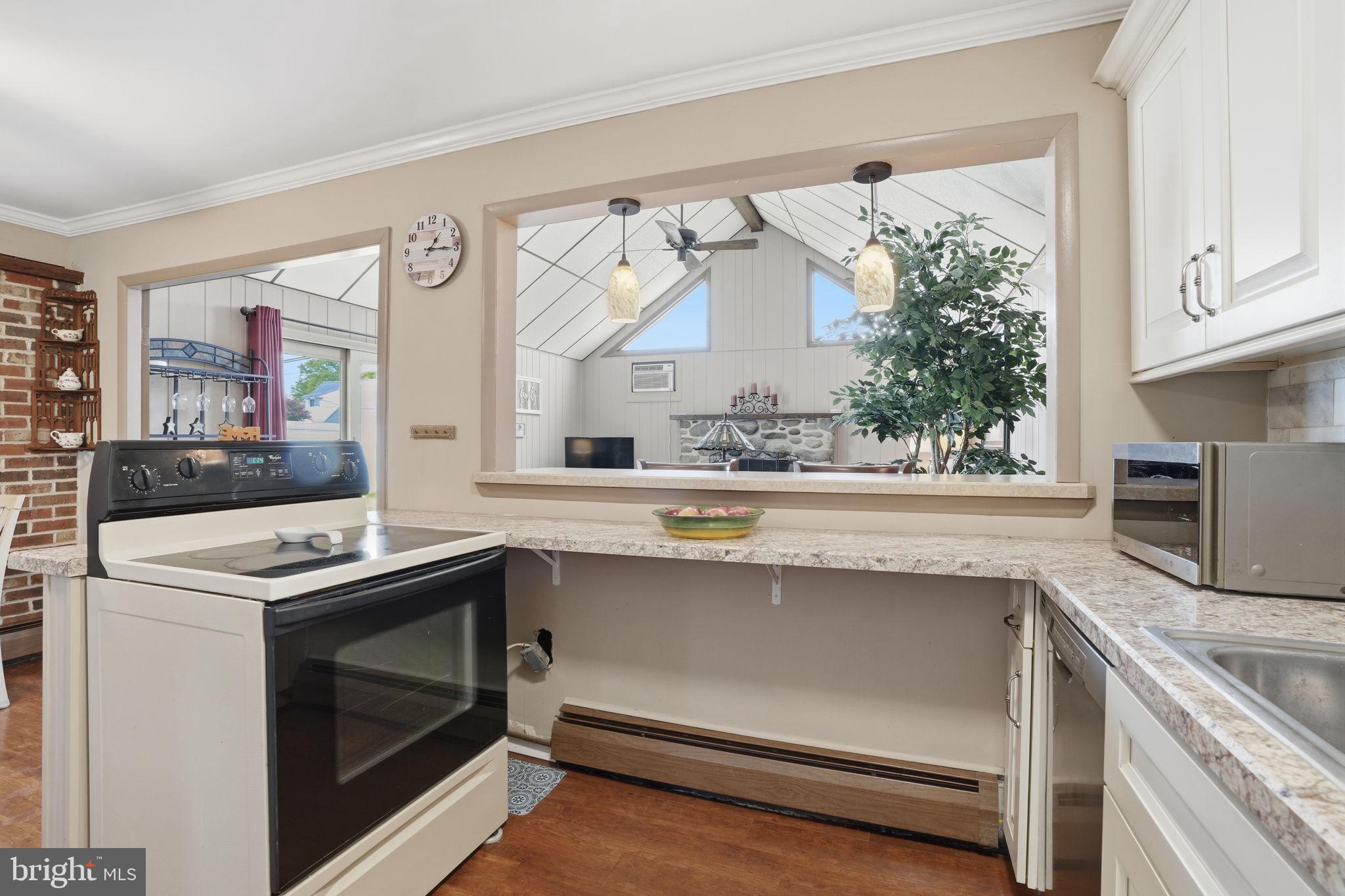 55 Canoebirch Road Levittown, PA 19057 - Photo 10 of 36