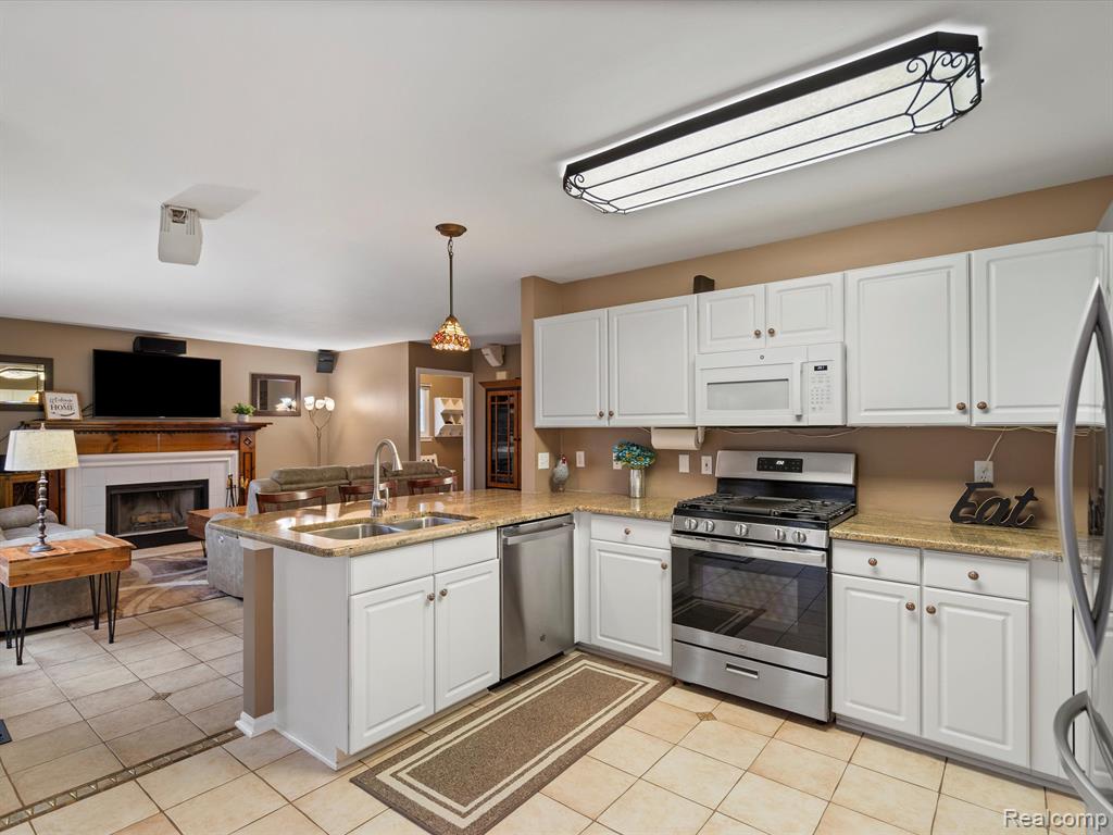 3584 Briarbrooke Lane Rochester, MI 48306 - Photo 10 of 43 Gallery Image 10