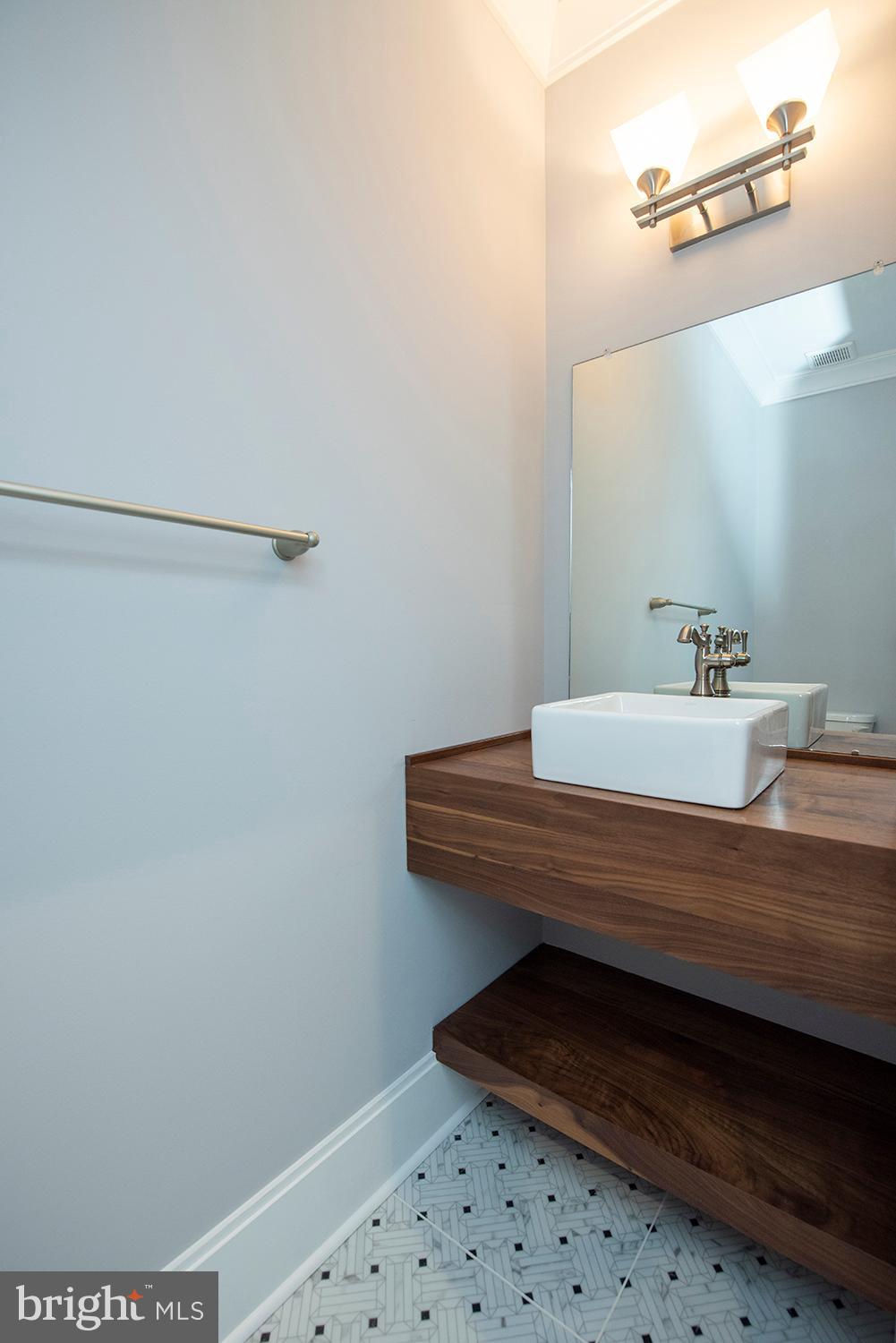 135 Henley Road Wynnewood, PA 19096 - Photo 30 of 62 First Floor Powder Room