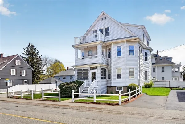 $2,590 | 142 Winslow Avenue, Unit 3, Norwood, MA 02062